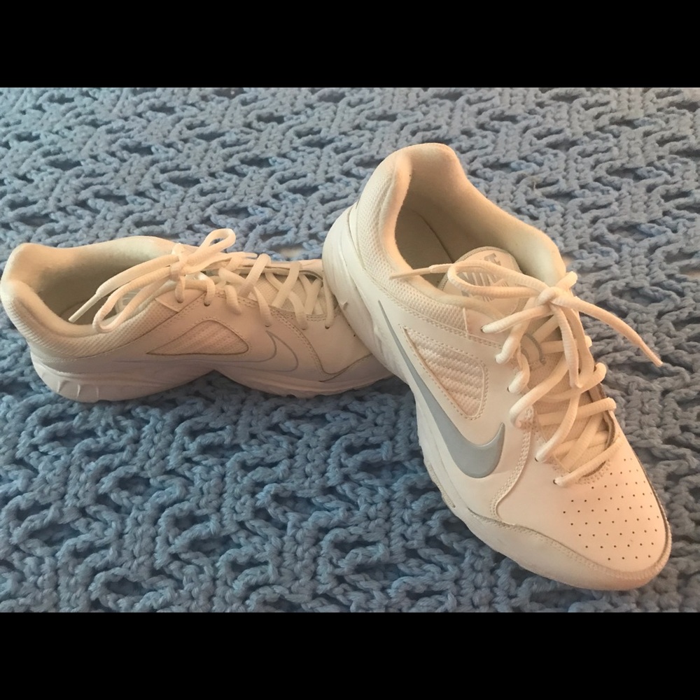 Nike Woman’s Gently Worn Sneakers 8.5 M